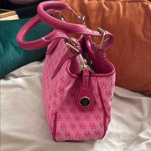 Dooney and Bourke Small Bucket Satchel in pink. Y2K, Barbie style - Picture 3 of 16
